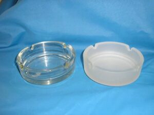 Пепельница Intercon Trader Ltd d10,7 см белая (матовая) /1/72/ артикул AT 108 F